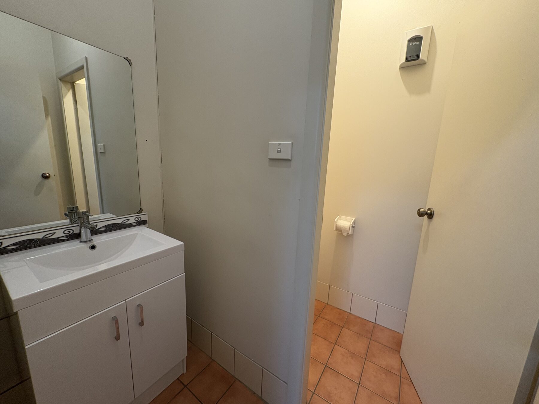 Commercial: 5/158 Auburn Street, Goulburn, NSW, 2580 photo-1