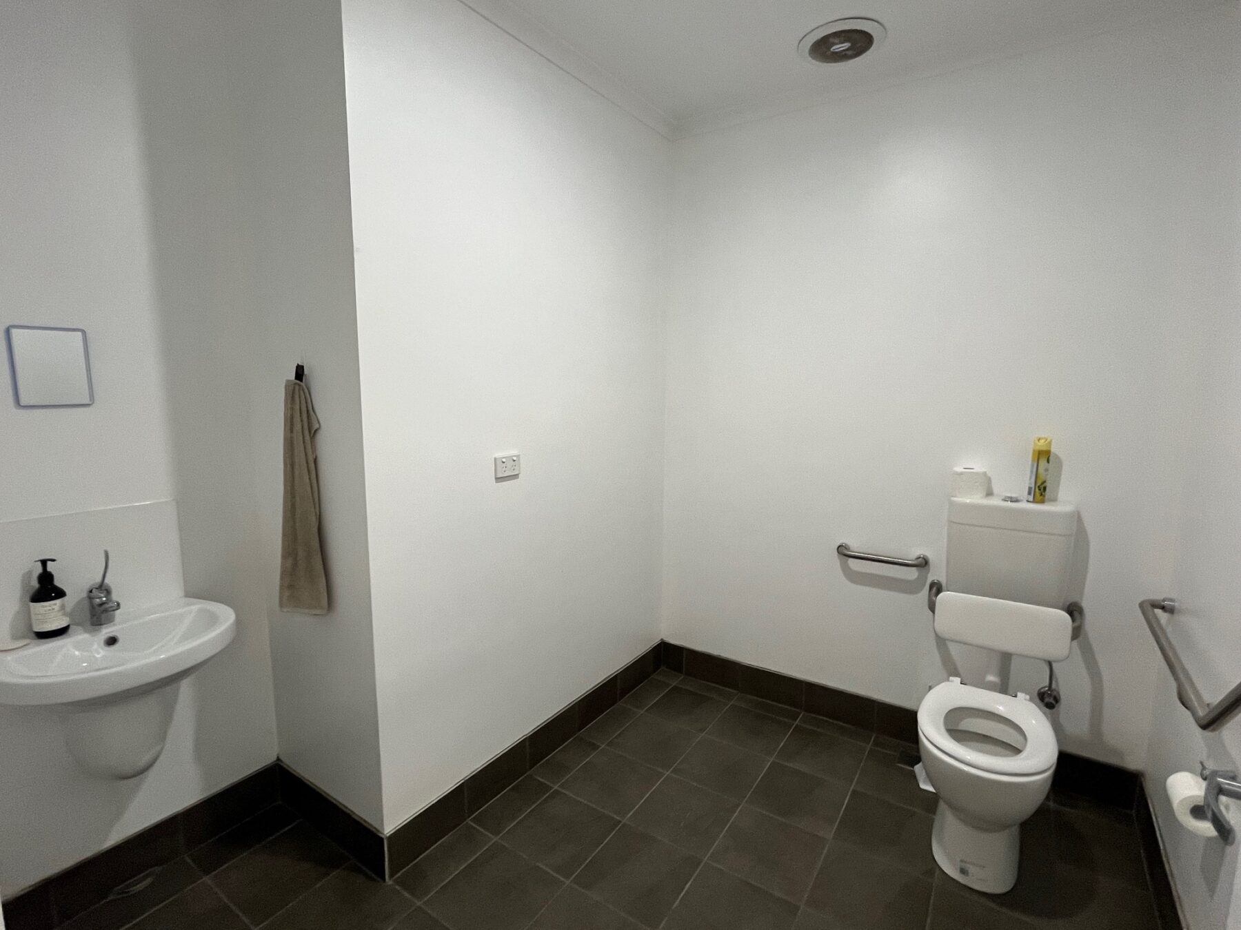 Commercial: Shop G/322-326 Auburn Street, Goulburn, NSW, 2580 photo-13