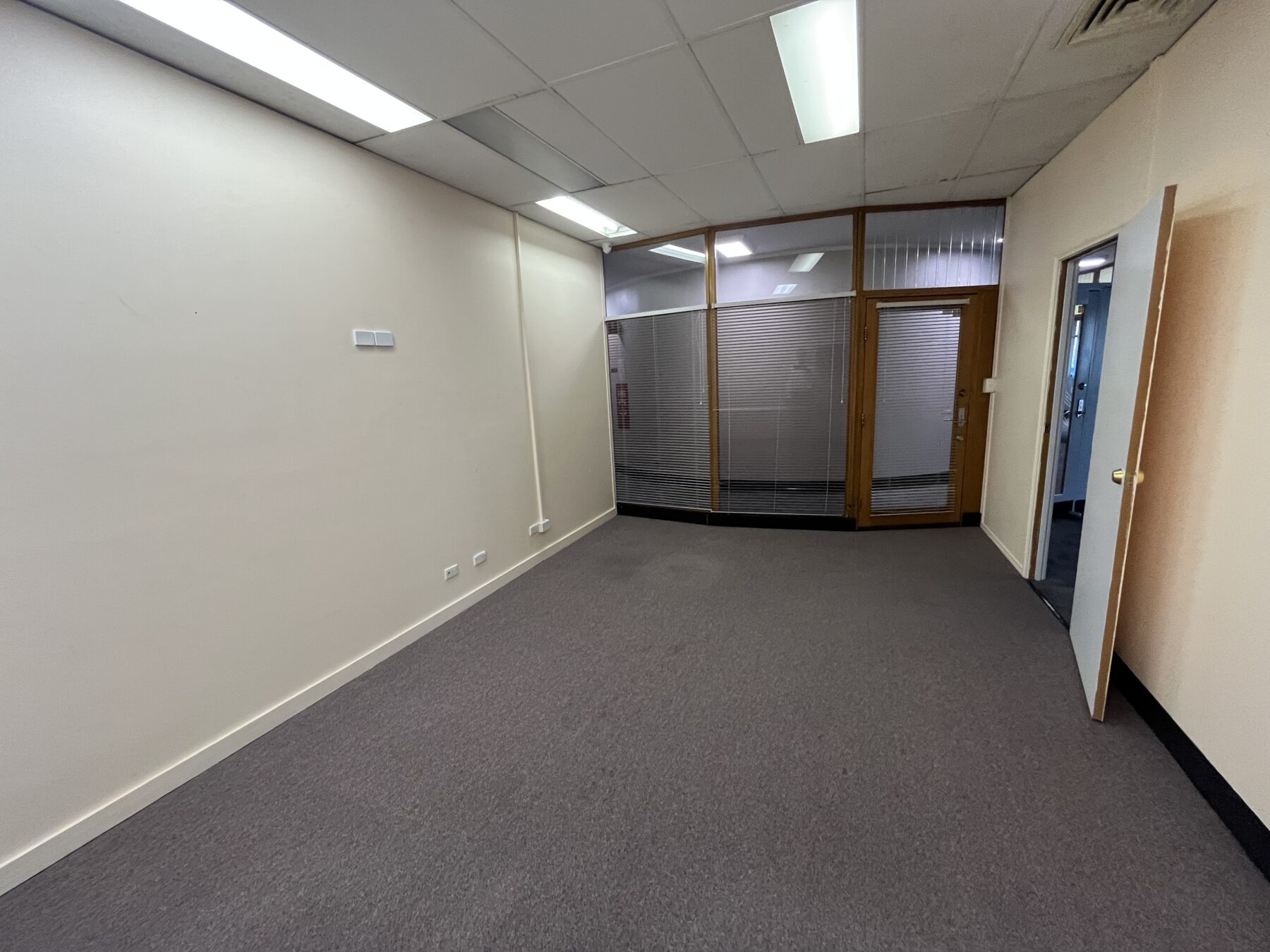 Commercial: Upper Level/213-215 Auburn Street, Goulburn, NSW, 2580 photo-15