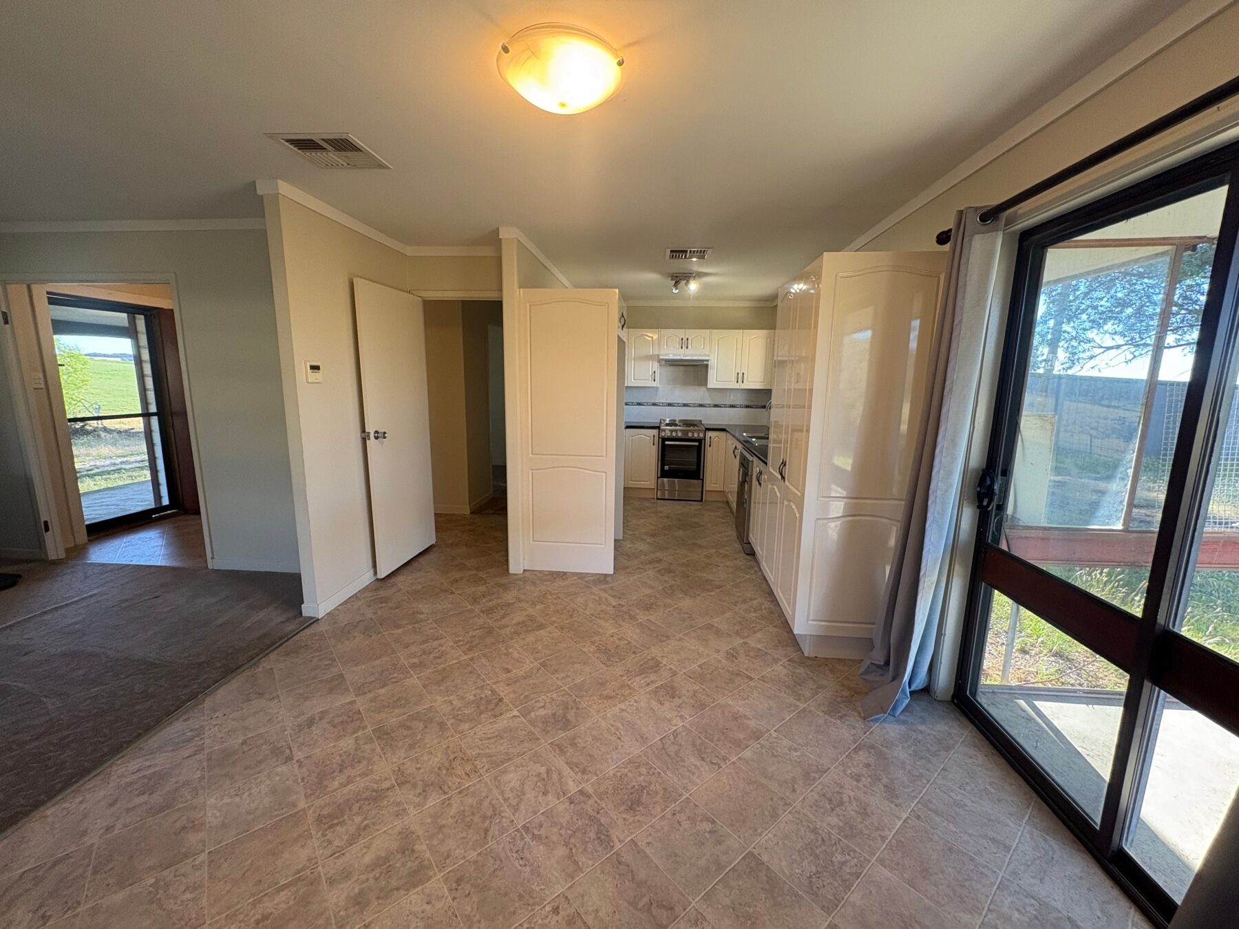 Rental: CROOKWELL, NSW, 2583 photo-5