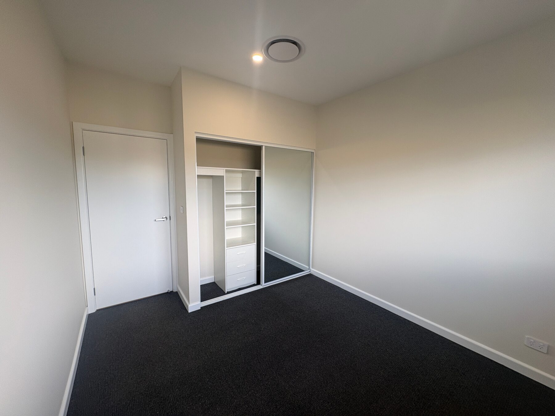 Rental: Goulburn, NSW, 2580 photo-5