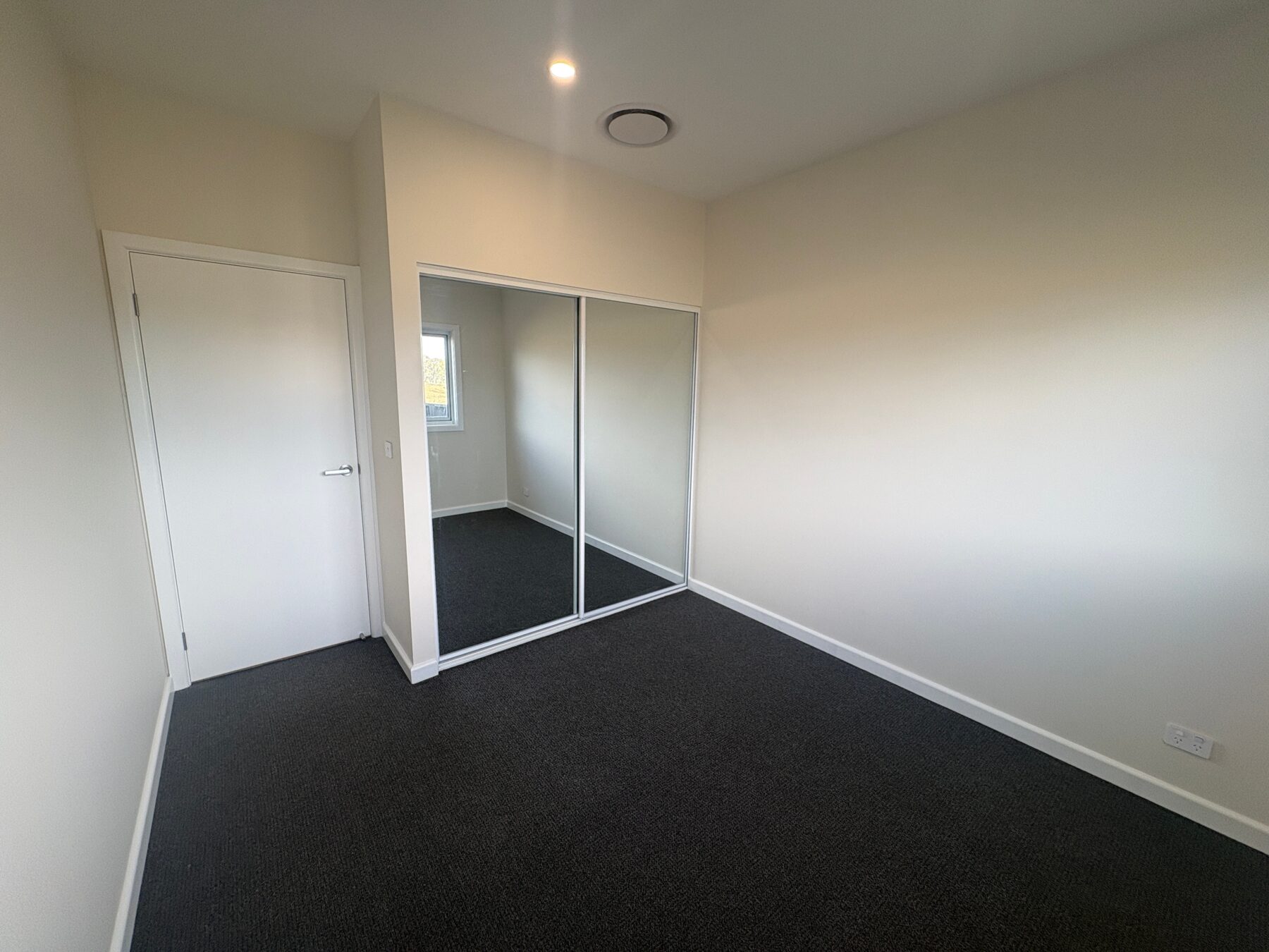 Rental: Goulburn, NSW, 2580 photo-9