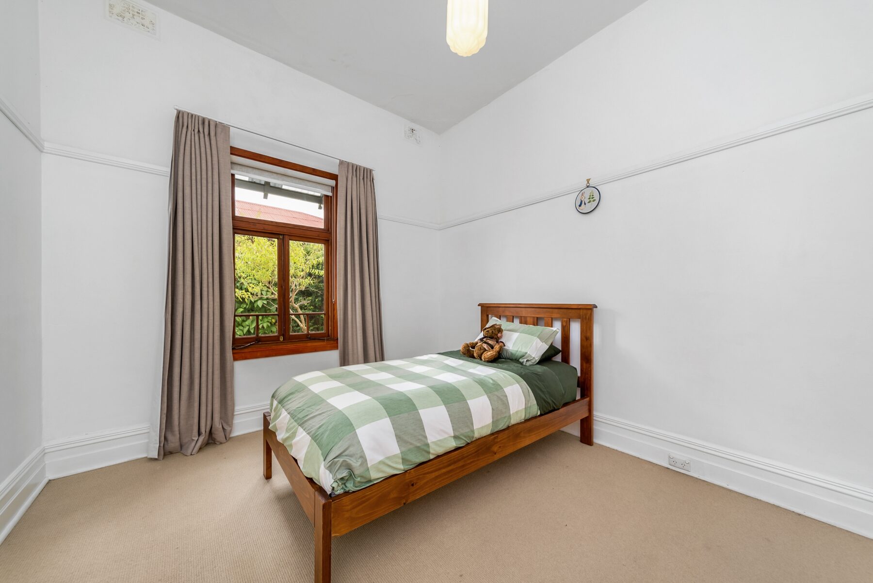 Property: 77 Bradley Street, Goulburn, NSW, 2580 photo-9