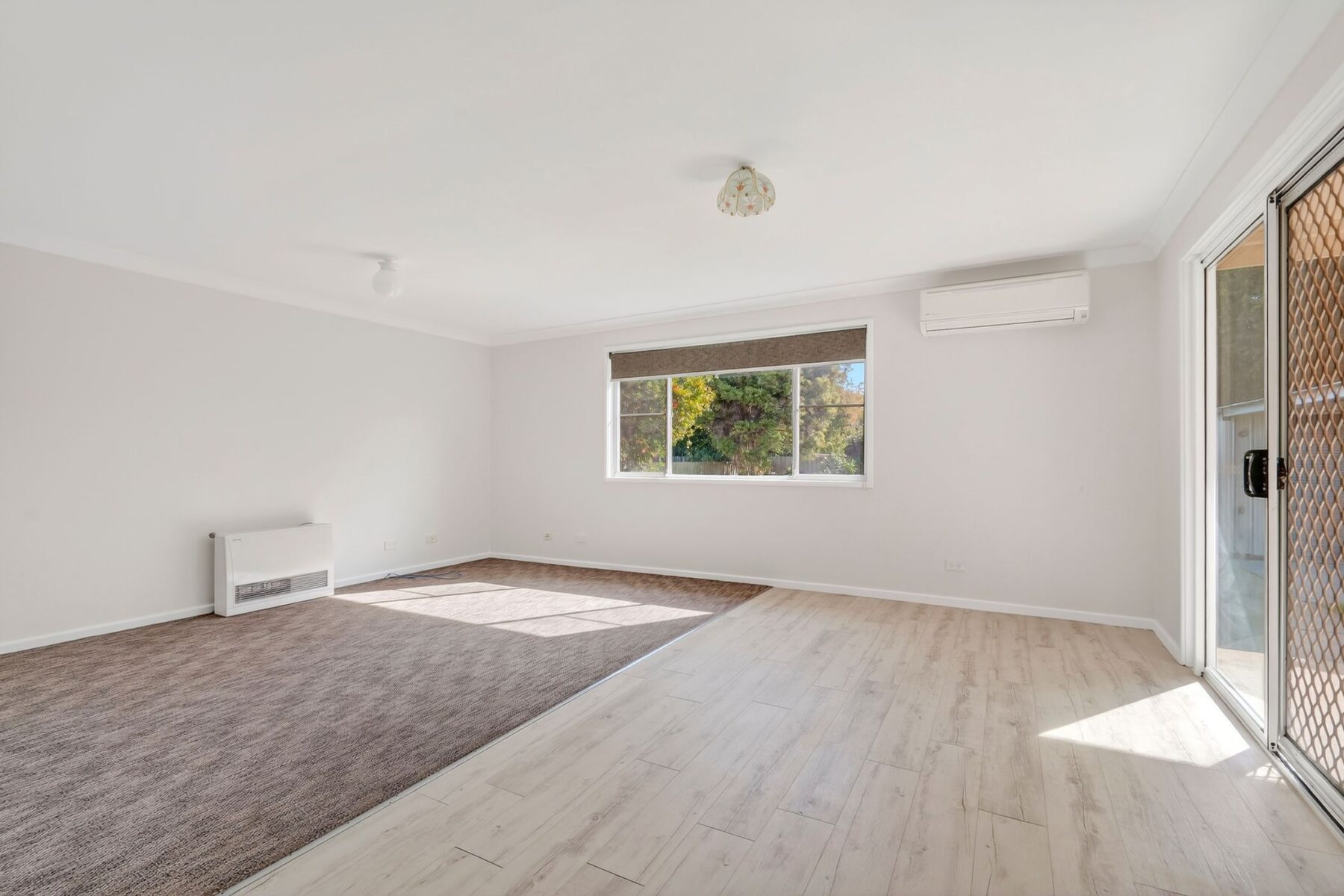 Property: 12 Wheatley Avenue, Goulburn, NSW, 2580 photo-4