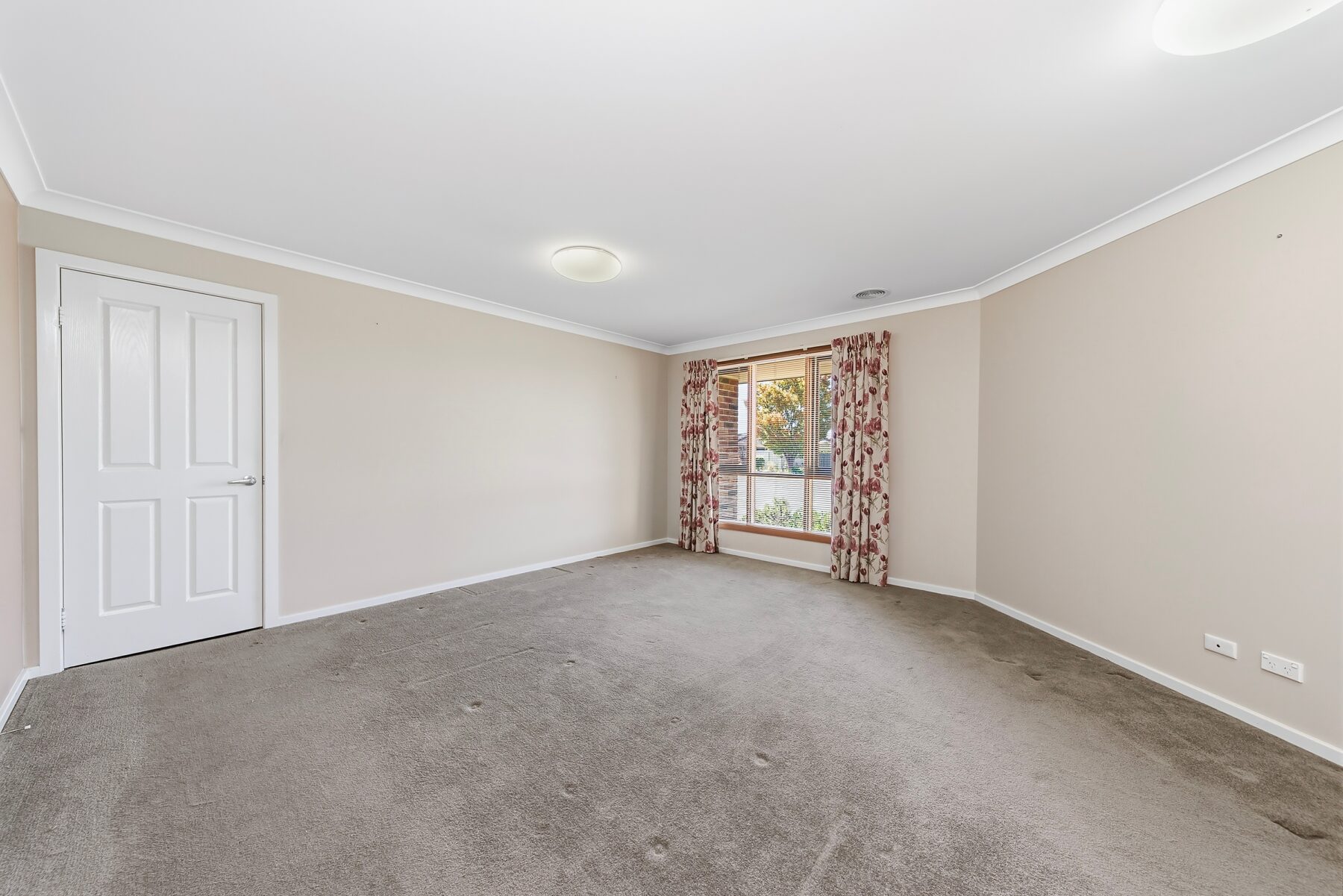 Property: 18 St Aubyn Road, Goulburn, NSW, 2580 photo-1