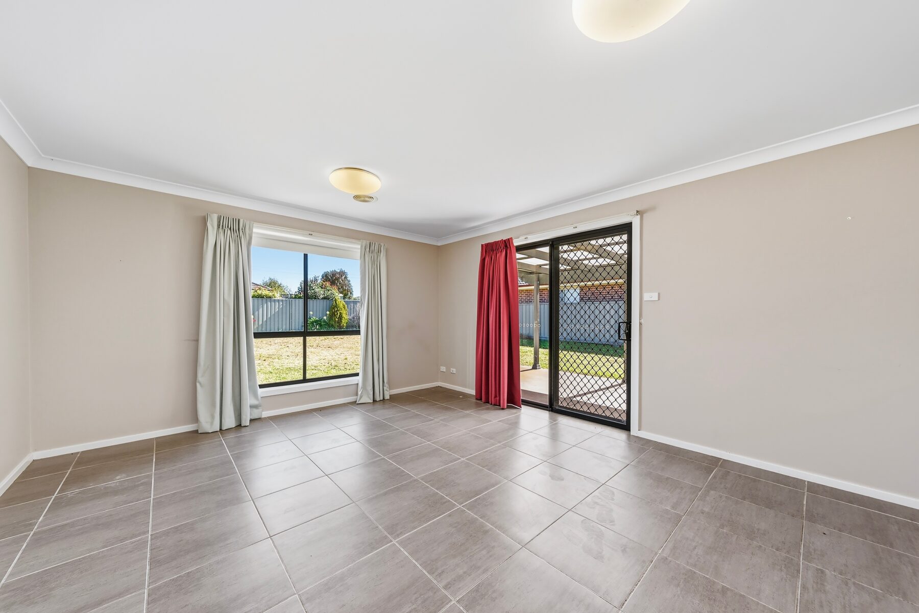Property: 18 St Aubyn Road, Goulburn, NSW, 2580 photo-2