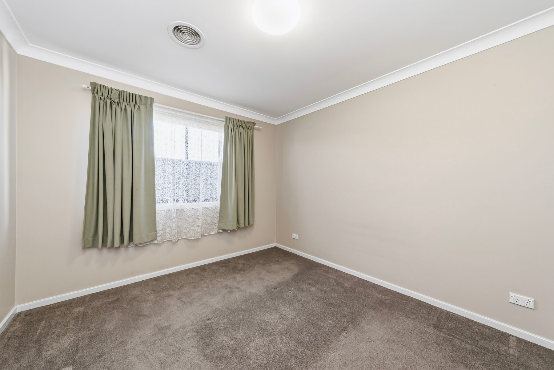 Property: 18 St Aubyn Road, Goulburn, NSW, 2580 photo-7