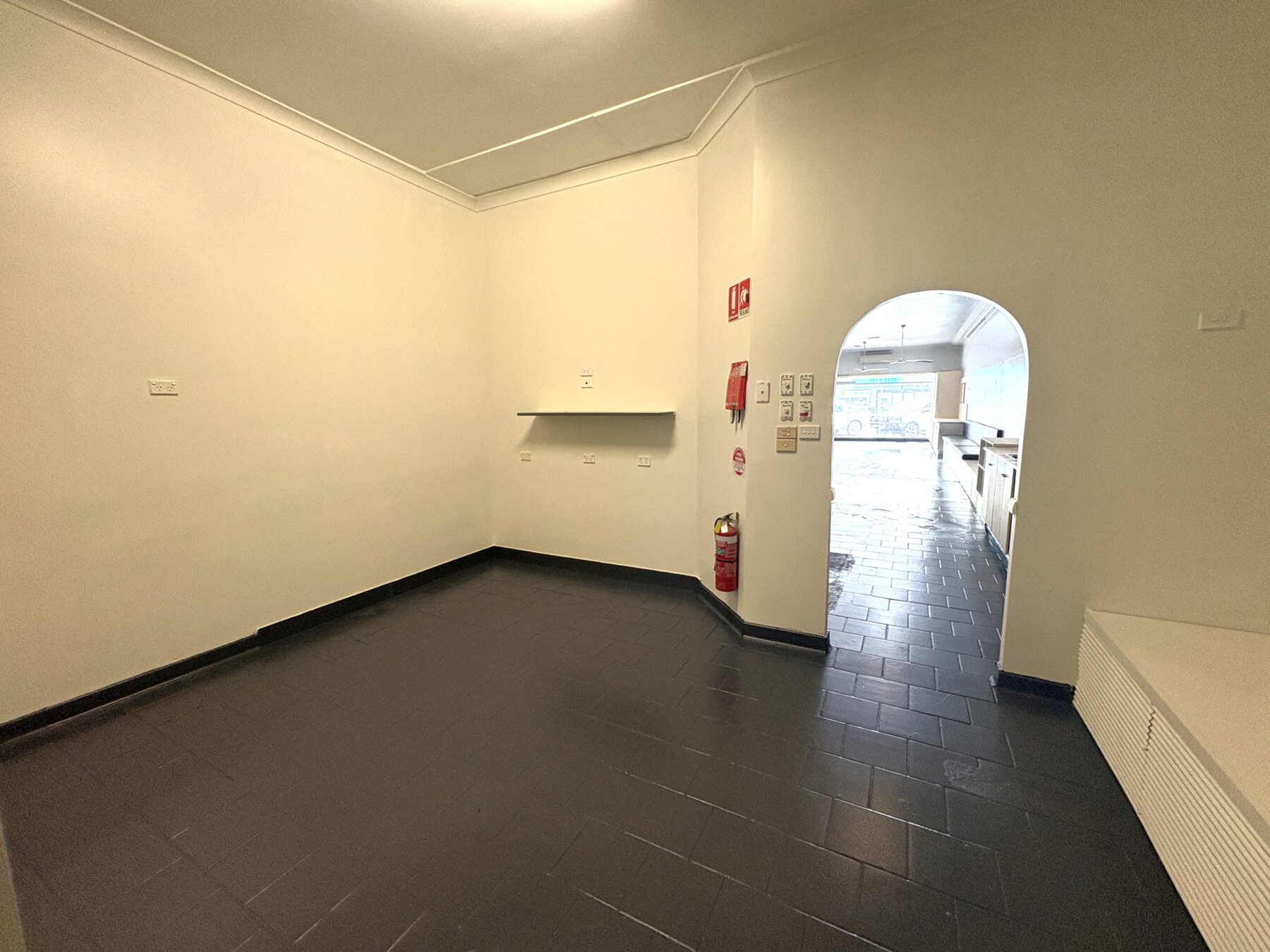 Commercial: 140A Auburn Street, Goulburn, NSW, 2580 photo-31