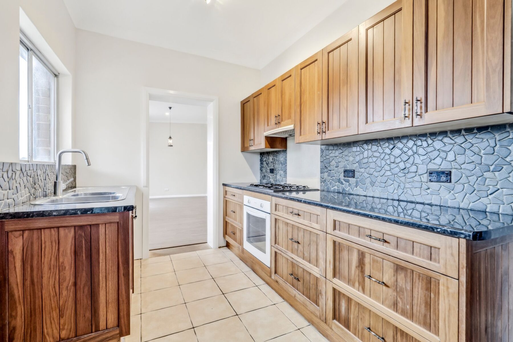 Property: 37 Garfield Avenue, Goulburn, NSW, 2580 photo-7