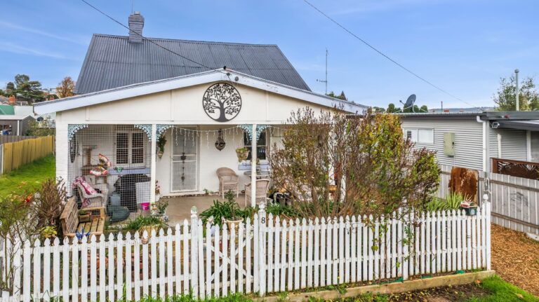 8 Hillview Road, Goulburn, NSW, 2580