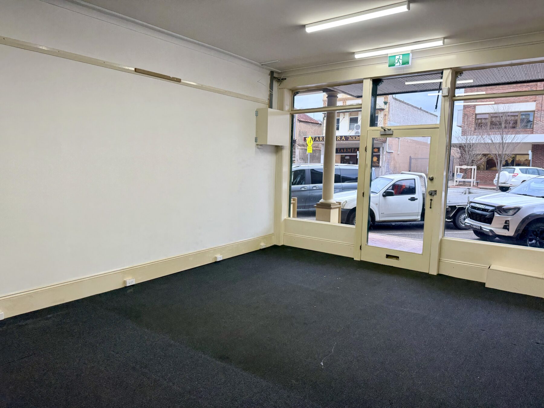 Commercial: 117 Auburn Street, Goulburn, NSW, 2580 photo-3