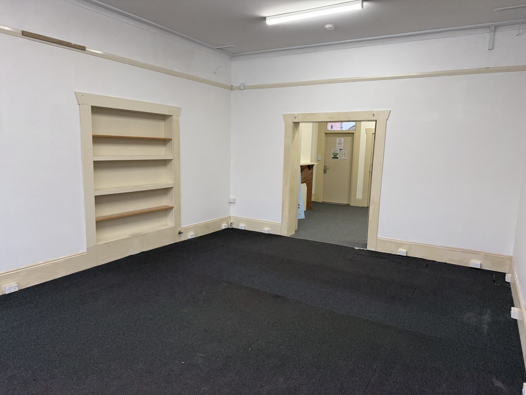 Commercial: 117 Auburn Street, Goulburn, NSW, 2580 photo-5